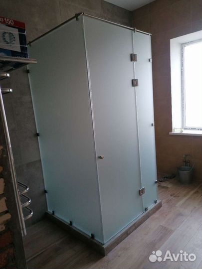 Перегородка из стекла. Душ