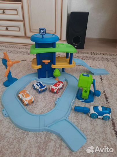 Трасса с заводной машинкой