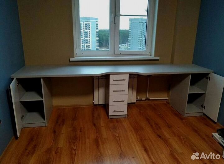 Письменные столы под окно под заказ