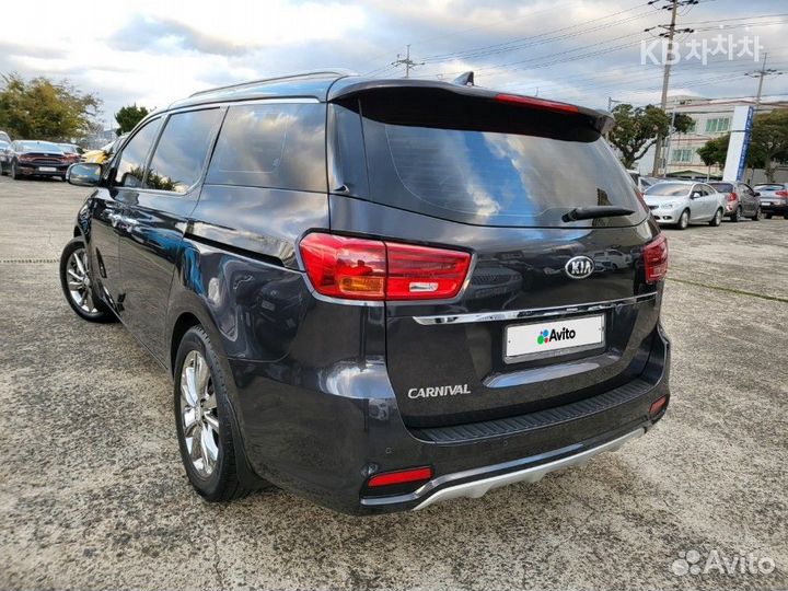 Kia Carnival 2.2 AT, 2018, 46 000 км