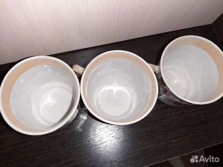 Чайные чашки с блюдцами и Кружки