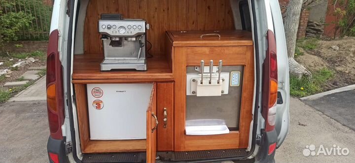 Мобильная кофейня на колесах мороженое