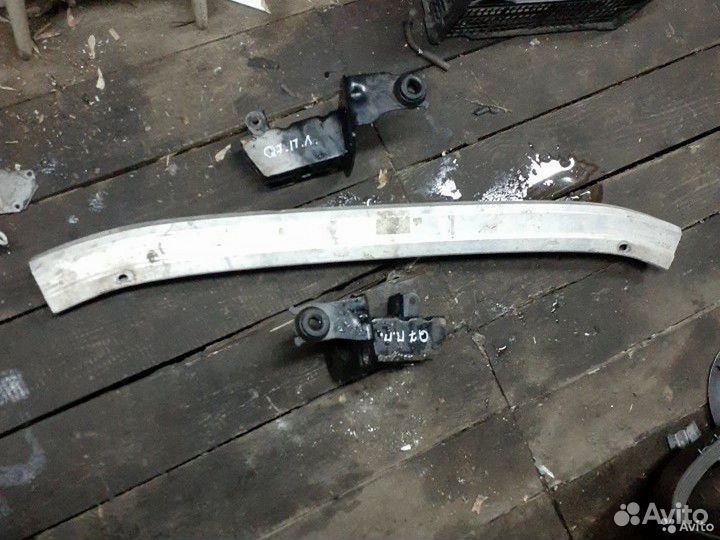 Усилитель переднего бампера Audi Q7 4L