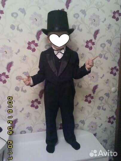 Смокинги костюмы