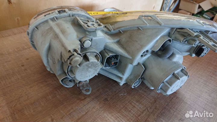 Правая фара Hyundai Sonata 5 2004-2010