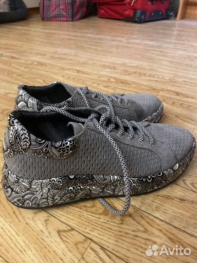 Кроссовки женские 39 размер