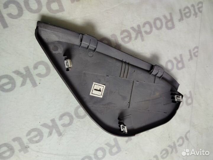 Накладка торпедо правая Hyundai Elantra XD 2003