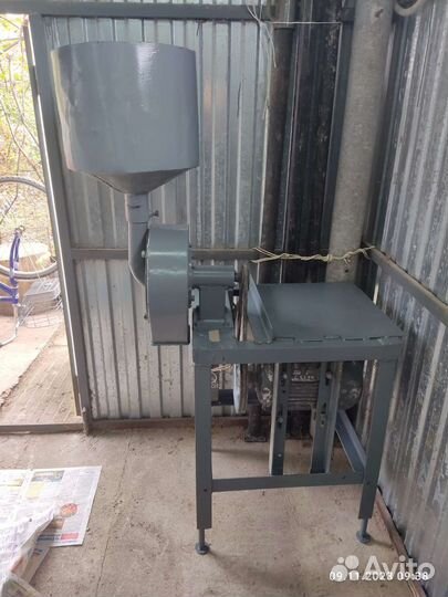 Зернодробилка бу