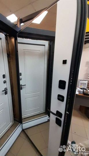 Двери входные с зеркалом, 10 см., со склада