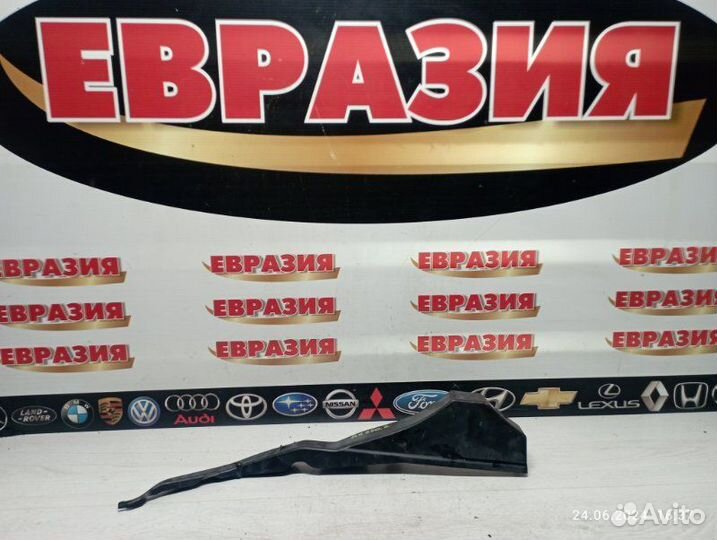 Накладка замка капота Lexus Rx350 2GR-FE