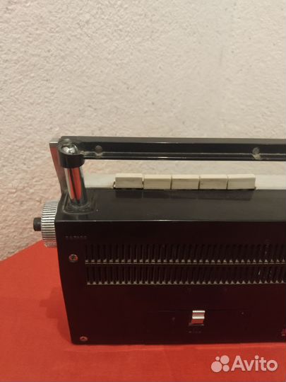 Радиоприемник Sony EFM-117L Япония 1960е
