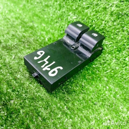 Кнопка стеклоподъемника двери передней левой Opel