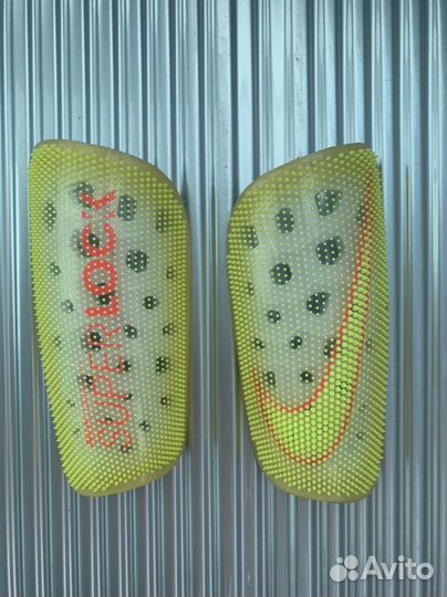 Щитки футбольные Nike