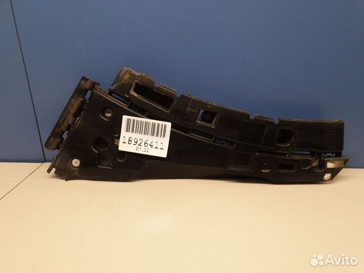 Кронштейн накладки воздуховода левый BMW X7 G07 20