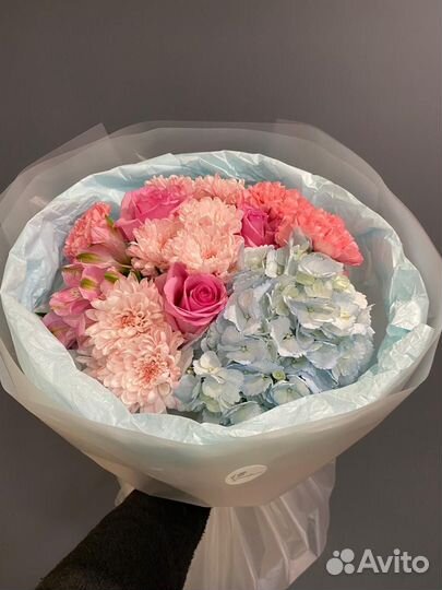 Сборный букет с гортензией. Доставка цветов