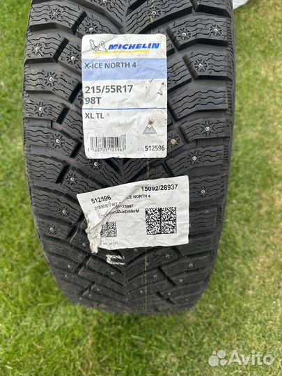 Michelin X-Ice North 4 215/55 R17 98T