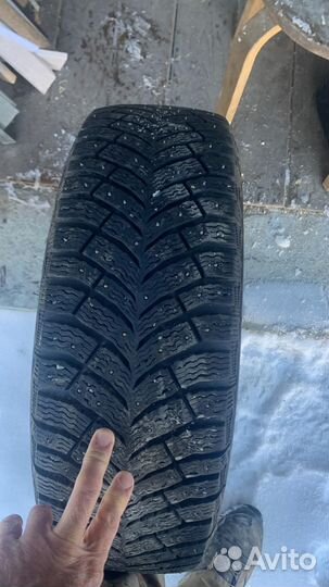 Michelin X-Ice North 4 205/65 R16