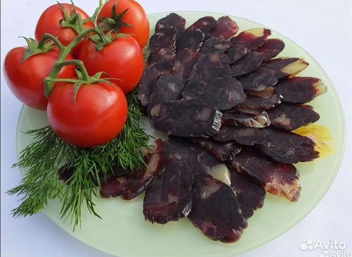 Колбасы сыровяленые, бастурма