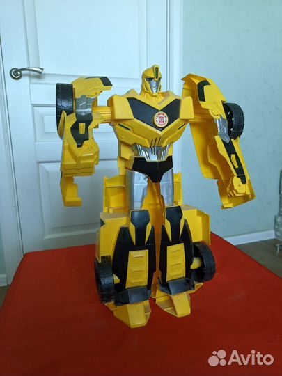 Трансформер бамблби hasbro