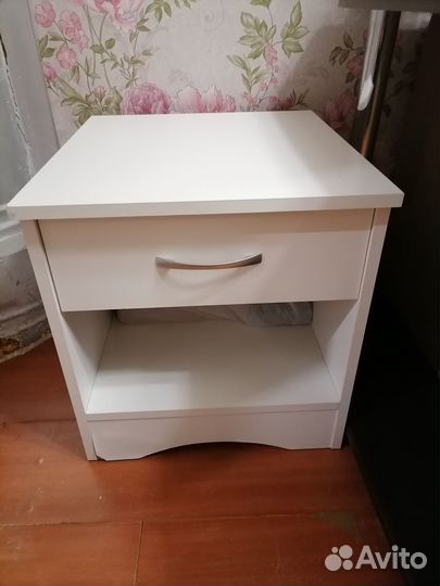 Тумба прикроватная