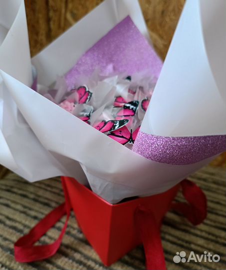 Букет из бабочек в коробке