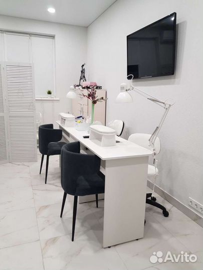 Маникюр Педикюр Мира 44а оф.236 Западная (Фаворит)