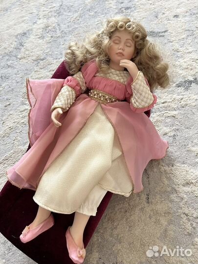 Куклы фарфоровые