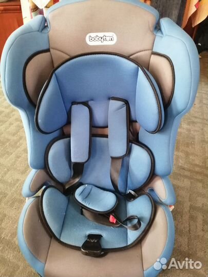 Автомобильное кресло