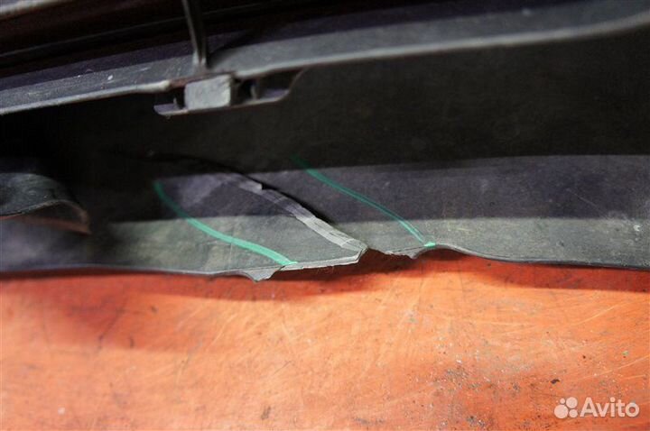 Бампер передний Toyota Wish ZNE10 2006