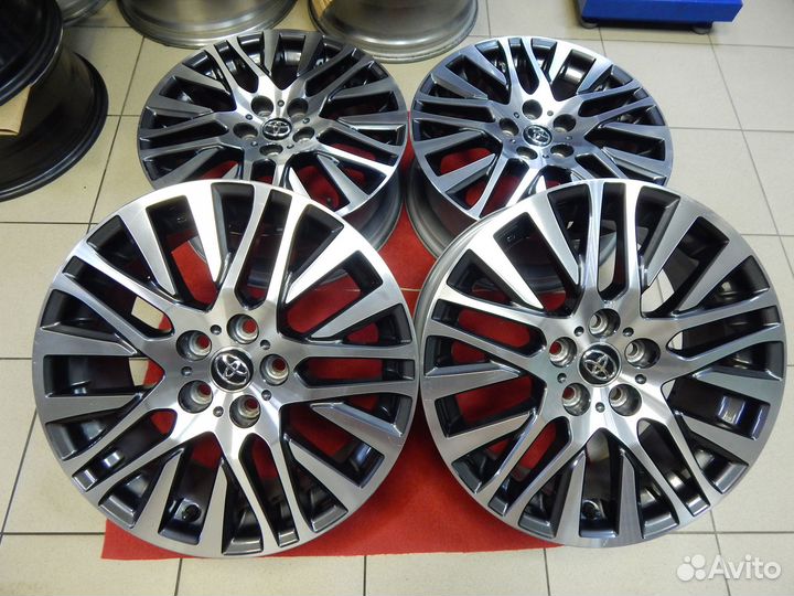 898 Toyota Vellfire Alphard RAV4 R18 5*114.3 ET45