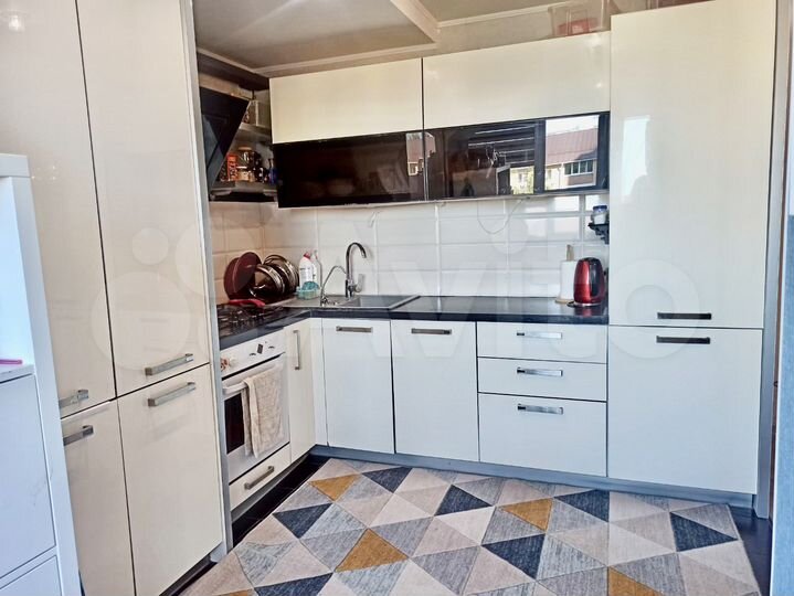 3-к. квартира, 87 м², 4/10 эт.