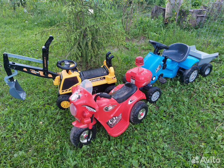 Детские развивающие игрушки машины мотик трактор