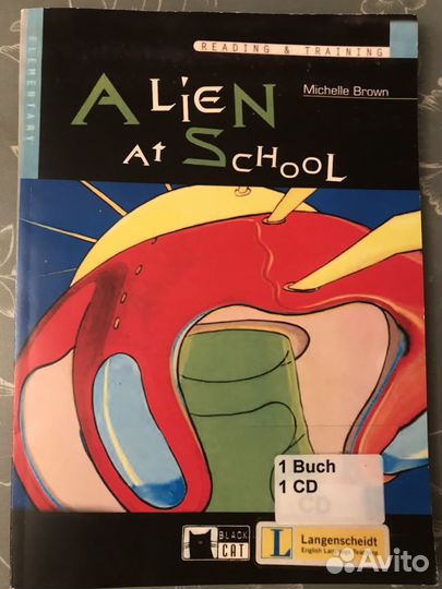 Книга для чтения на английском Alien AT School