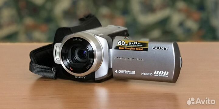 Видеокамера Sony DCR-SR220E