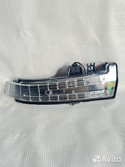 Поворотник на зеркало RH Mercedes benz W212