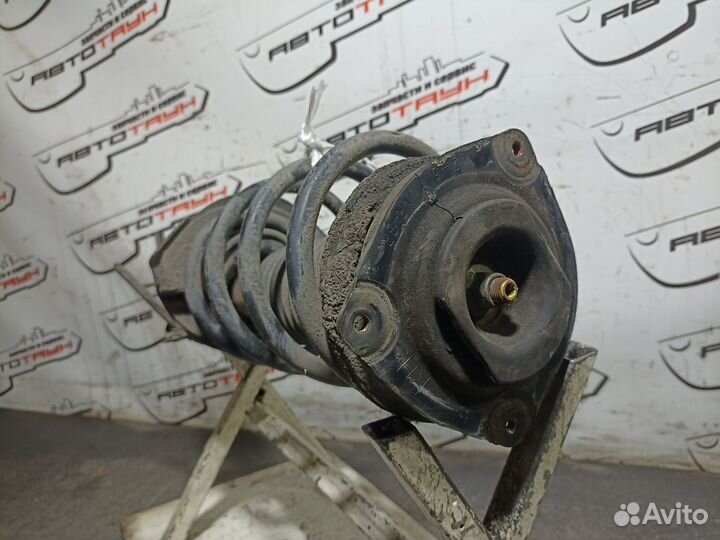 Стойка ходовки nissan suzuki landy serena C26 FC26 FNC26 HC26 HFC26 NC26 SC26 SHC26 SNC26 передняя п