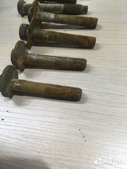 Болт развальный задний мерседес W203