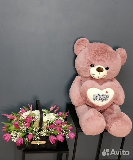 Тюльпаны в корзине