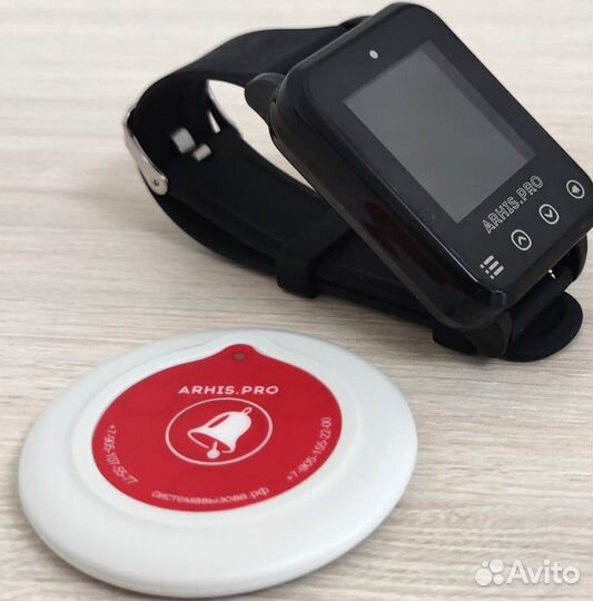 Кнопка вызова персонала и влагозащищенные часы