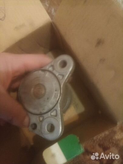 Натяжитель ремня с шкив аа 383.0