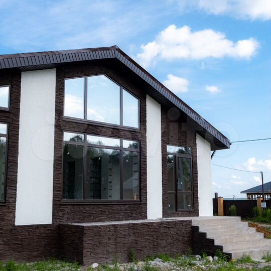 Дом 107 м² на участке 8 сот.