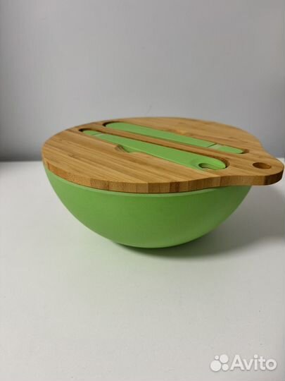 Салатник пластиковый с крышкой и приборами