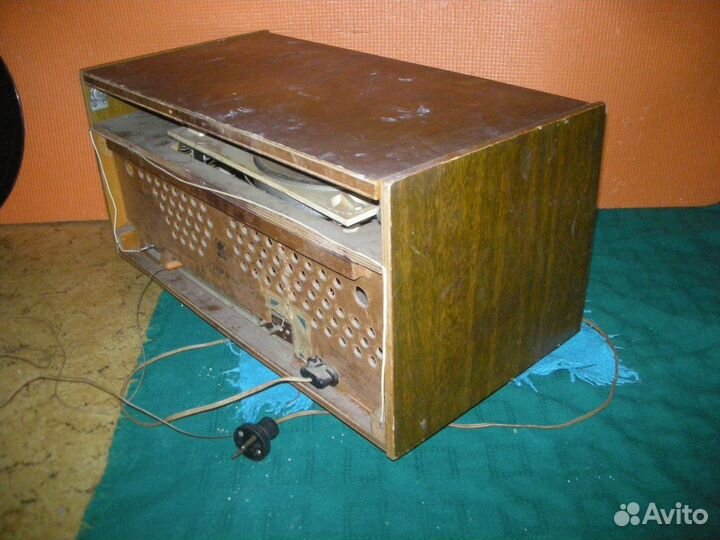 Радиола ламповая Рекорд 68-2 только самовывоз