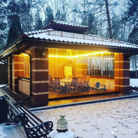 Безрамное остекление беседки