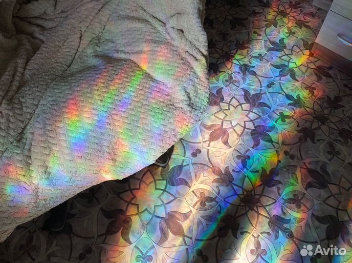 Радужная, витражная уф плёнка на окно