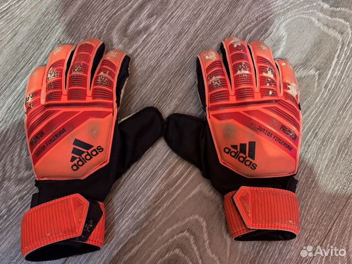 Вратарские перчатки adidas
