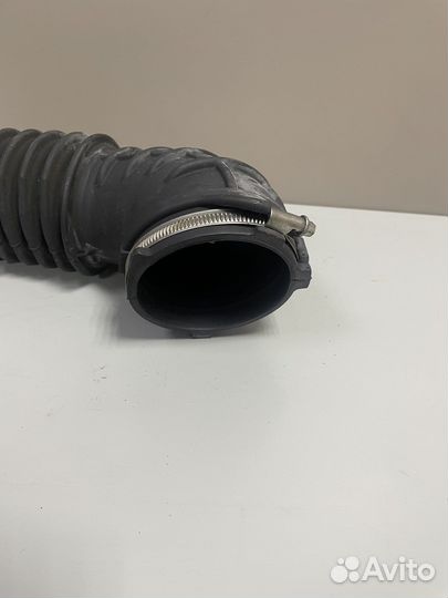 Патрубок воздушного фильтра Ауди Ку5 Q5 8R