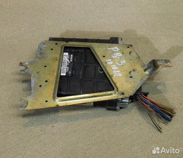 Блок управления двс VW Passat B3 1.8