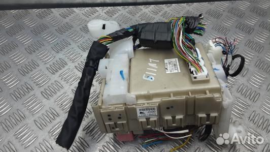 Блок предохранителей toyota avensis T27 (LNI19M102