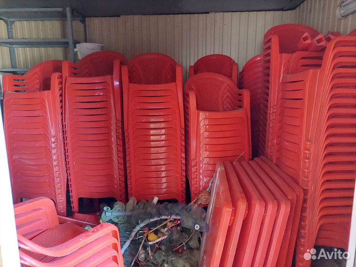 Стулья пластиковые